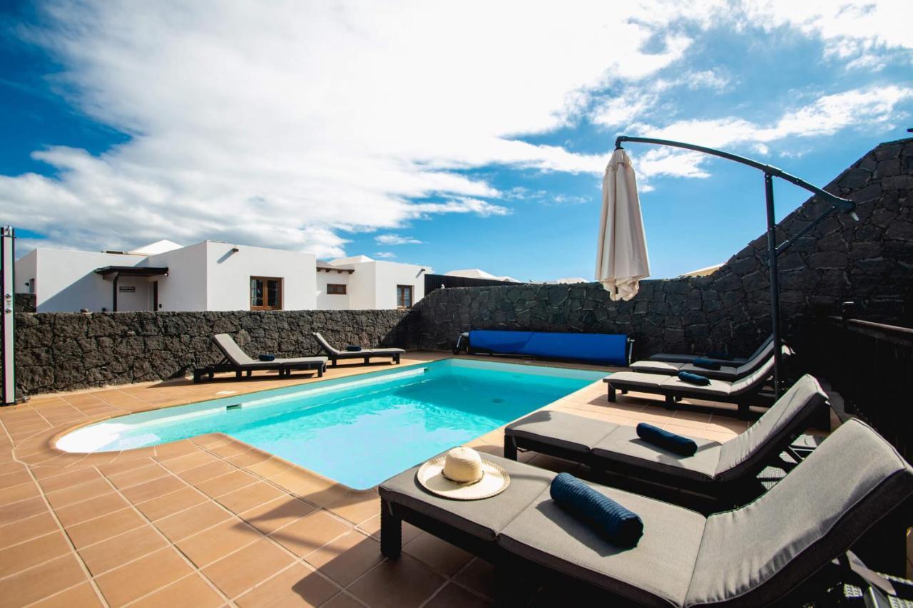Villa Vista Reina - Luxury 6 Bedroom - Heated Pool- Views - Pool Table - Vista Lobos - Playa Blanca Bagian luar foto
